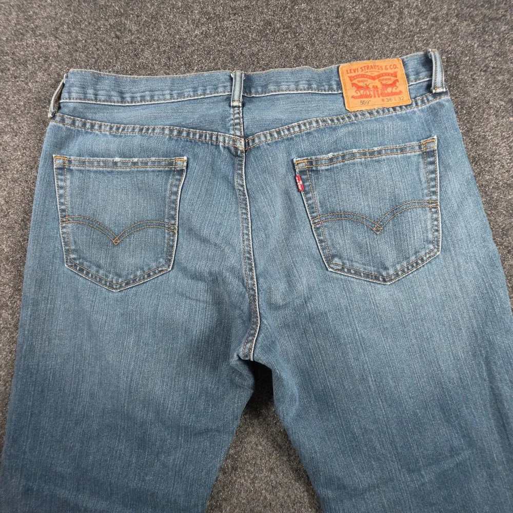 Levi's 559 Relaxed Straight Jeans Mens 36x32 Blue Medium Wash Denim 00559-0733